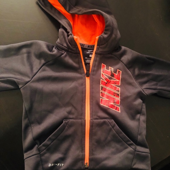 Nike jacket - Picture 2 of 4